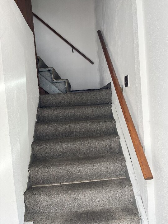 317 Squires Ave-Unit -2 in Endicott, NY - Foto de edificio