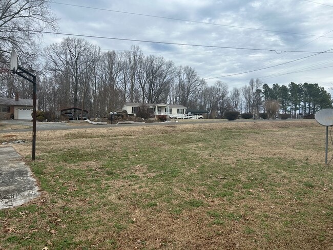 101 Jessie Hicks Rd in Roxboro, NC - Building Photo - Building Photo