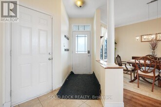 801 Feather Moss Way in Ottawa, ON - Building Photo - Building Photo