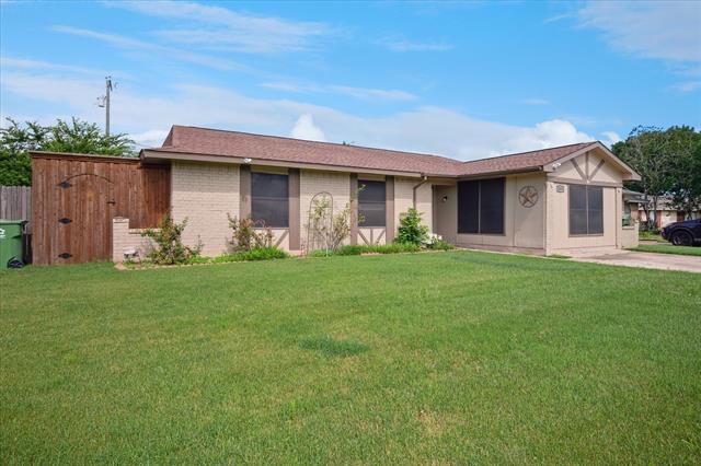 property at 5409 Queen Ct