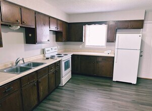 Eisenhower Apartments in Junction City, KS - Building Photo - Interior Photo