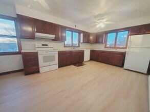 16 Harold Ave, Unit 2 in Greenwich, CT - Building Photo - Building Photo