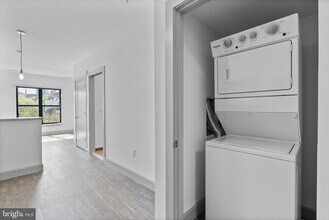 303 McMechen St in Baltimore, MD - Building Photo - Building Photo