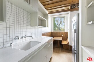 1807 1/2 Edgecliffe Dr in Los Angeles, CA - Building Photo - Building Photo