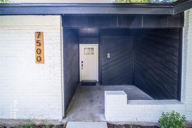 7500 Rio Pass in Austin, TX - Building Photo - Building Photo