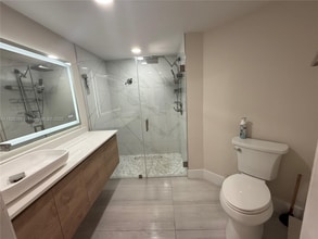 9405 Fontainebleau Blvd in Miami, FL - Building Photo - Building Photo