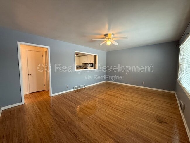 838 Whitlock Ave in Aurora, IL - Building Photo - Building Photo