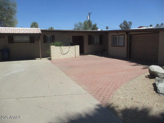 property at 2021 S La Rosa Dr
