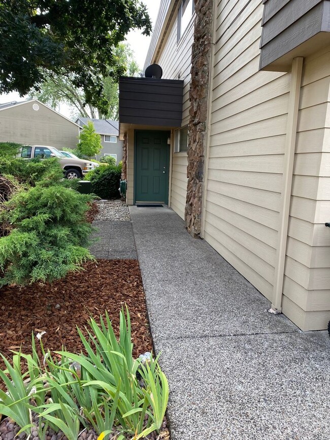 property at 2727 Gateway St