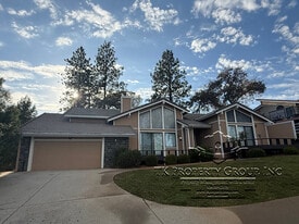 17574 Patricia Way in Grass Valley, CA - Building Photo