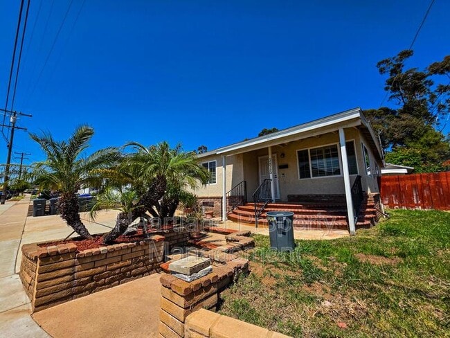 5815 Jan Dr in La Mesa, CA - Building Photo - Building Photo
