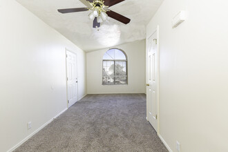 Woods Crossing in North Salt Lake, UT - Building Photo - Building Photo