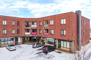 Place André-Ampère in Montréal, QC - Building Photo