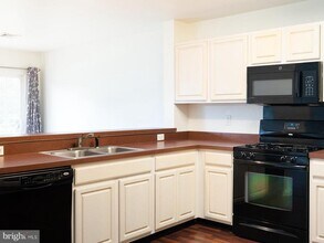 112 Hawk Ct in Hummelstown, PA - Building Photo - Building Photo