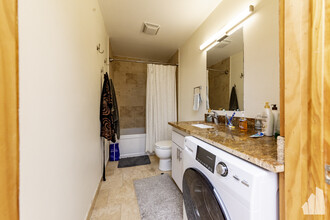 1622 W Columbia Ave, Unit 3S in Chicago, IL - Building Photo - Building Photo