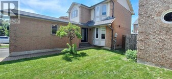 68 Mullis Crescent in Brampton, ON - Building Photo