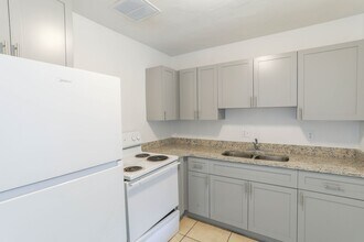 5422 Lake Underhill Rd in Orlando, FL - Building Photo - Building Photo