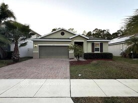 2316 Avellino Ave, Unit 222 in St. Cloud, FL - Building Photo
