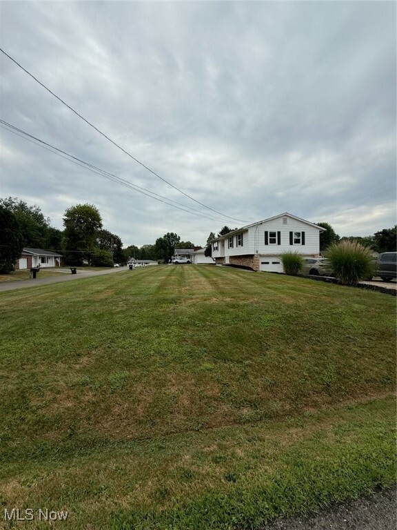 13320 Betty Ave NW in Uniontown, OH - Building Photo - Building Photo