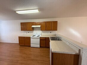 1403 Dugger Cir in Killeen, TX - Foto de edificio - Building Photo