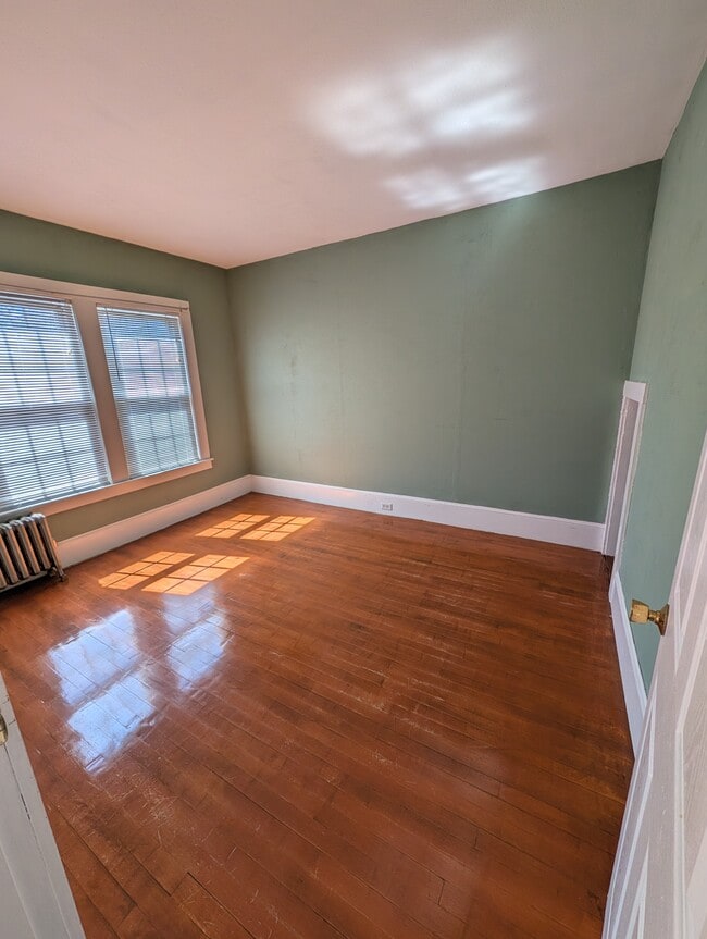 10 Reservoir St, Unit B in Nashua, NH - Building Photo - Building Photo