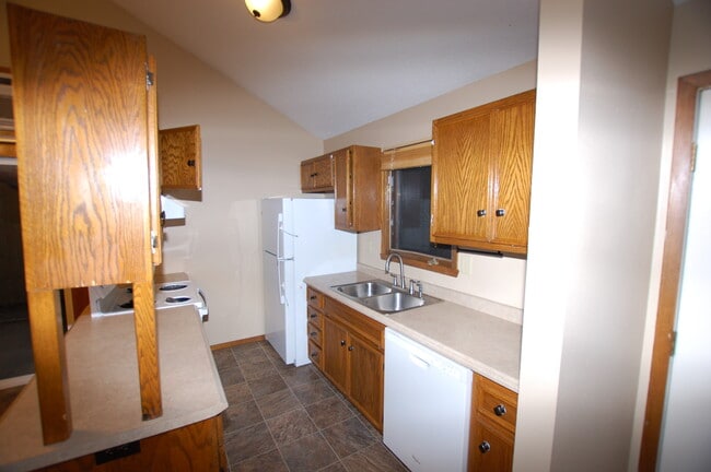 3028 18th St S in Fargo, ND - Foto de edificio - Building Photo