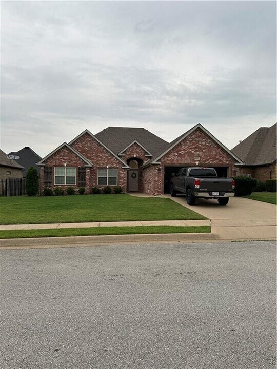 6505 W Coat Bridge in Rogers, AR - Building Photo