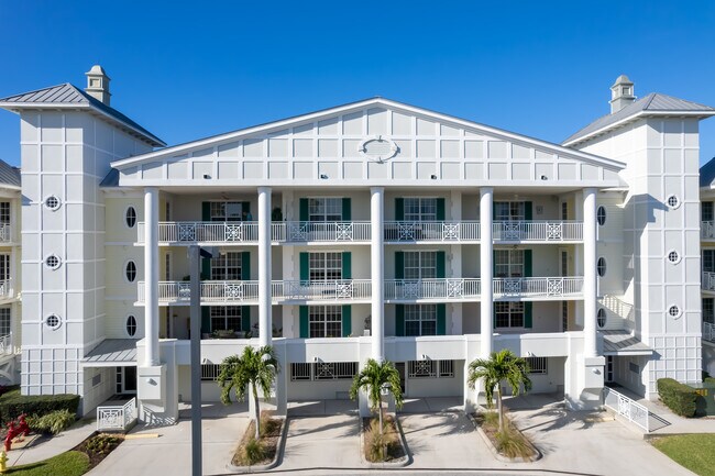 MANATEE POINTE in Melbourne, FL - Building Photo - Building Photo