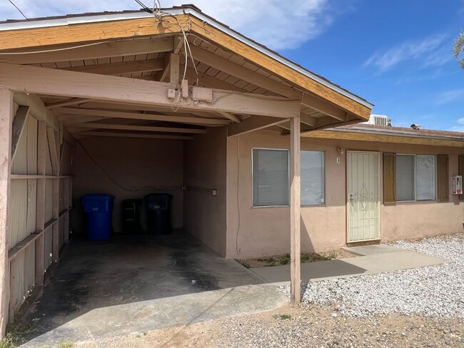 941 Pine Ave in Barstow, CA - Building Photo - Building Photo