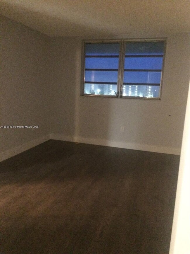 2859 Leonard Dr, Unit 610 in Aventura, FL - Building Photo - Building Photo