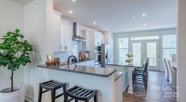 2635 W Trade St in Charlotte, NC - Building Photo - Building Photo