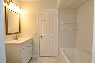 17306 Peach Grove Ln in Hazel Crest, IL - Building Photo - Building Photo