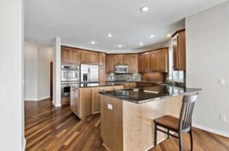 12424 Princeton Ave in Eden Prairie, MN - Building Photo - Building Photo