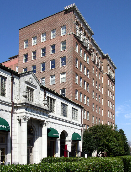 Highland Plaza Condominiums in Birmingham, AL - Building Photo