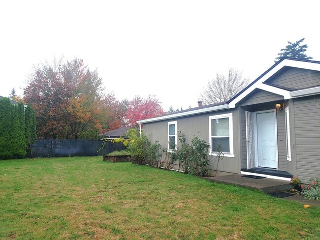 12146 SE Rhone St in Portland, OR - Building Photo - Building Photo