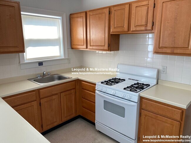 456 Salem St, Unit 6 in Medford, MA - Foto de edificio - Building Photo