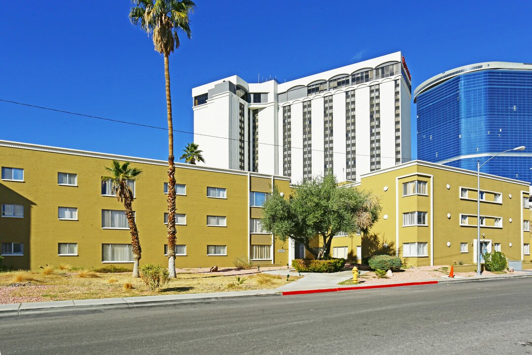 Somerset Gardens in Las Vegas, NV - Building Photo