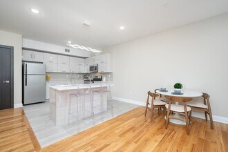 65 Storms Ave in Jersey City, NJ - Building Photo - Building Photo