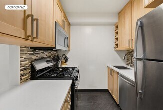300 Rector Pl in New York, NY - Building Photo - Building Photo