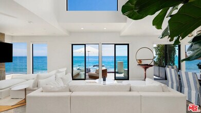 25252 Malibu Rd in Malibu, CA - Building Photo - Building Photo