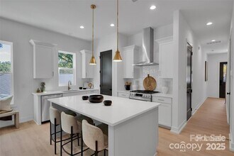 5615 Lantana Ave in Charlotte, NC - Building Photo - Building Photo