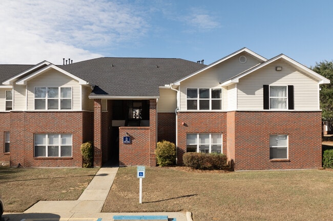 Alabaster Estates in Dothan, AL - Building Photo - Building Photo