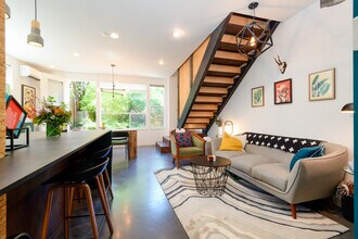 208 18th Ave E in Seattle, WA - Building Photo - Building Photo