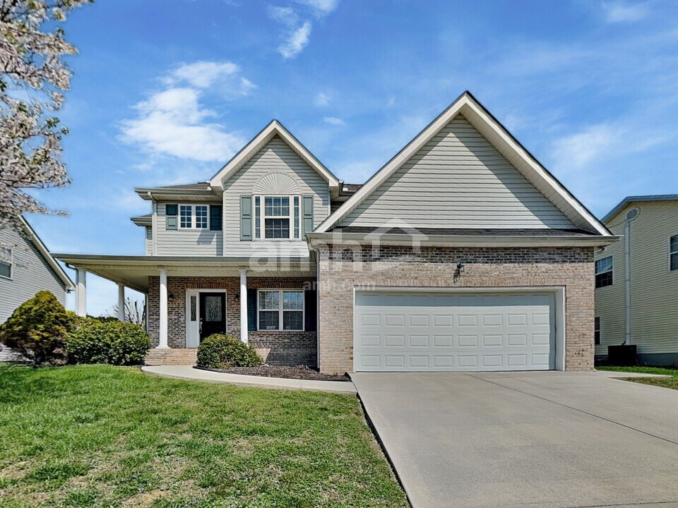 4635 Aylesbury Dr in Knoxville, TN - Building Photo