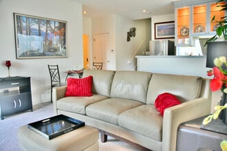 18 Northview Ct in Lake Oswego, OR - Building Photo - Building Photo