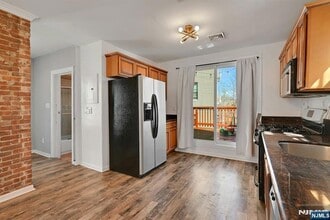 30 Columbia Terrace in Edgewater, NJ - Foto de edificio - Building Photo