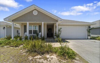 7128 Hatteras Blvd in Panama City, FL - Building Photo