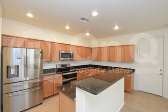 1341 S Joshua Tree Ln in Gilbert, AZ - Building Photo - Building Photo