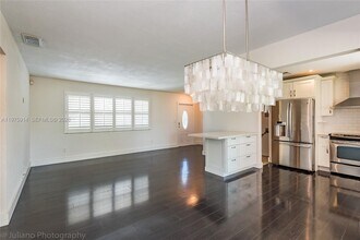 8871 NW 15th St in Pembroke Pines, FL - Building Photo - Building Photo