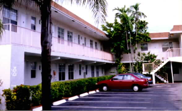 Hideaway in Fort Lauderdale, FL - Building Photo